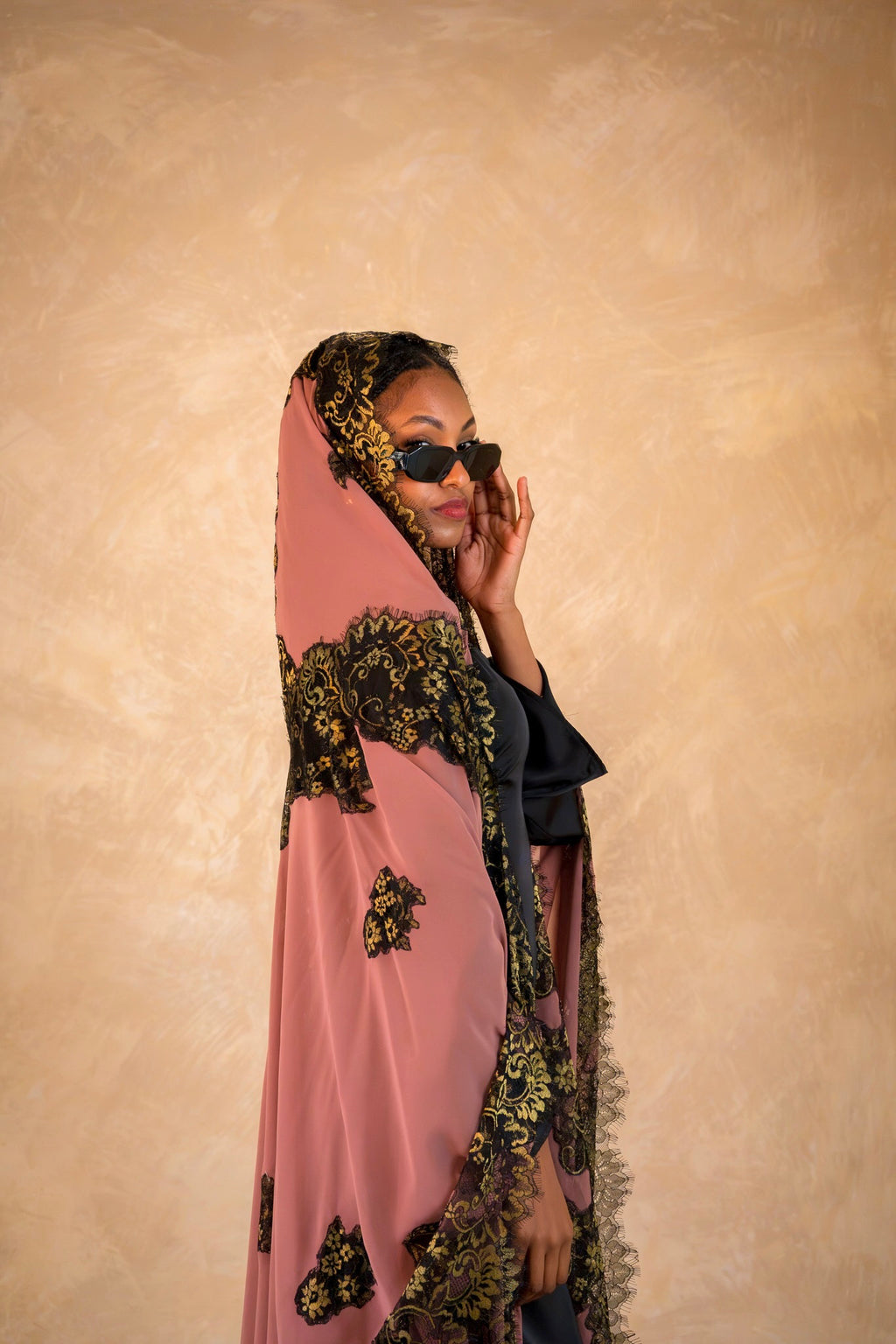 Hooded Sheila - Wild Plum Light