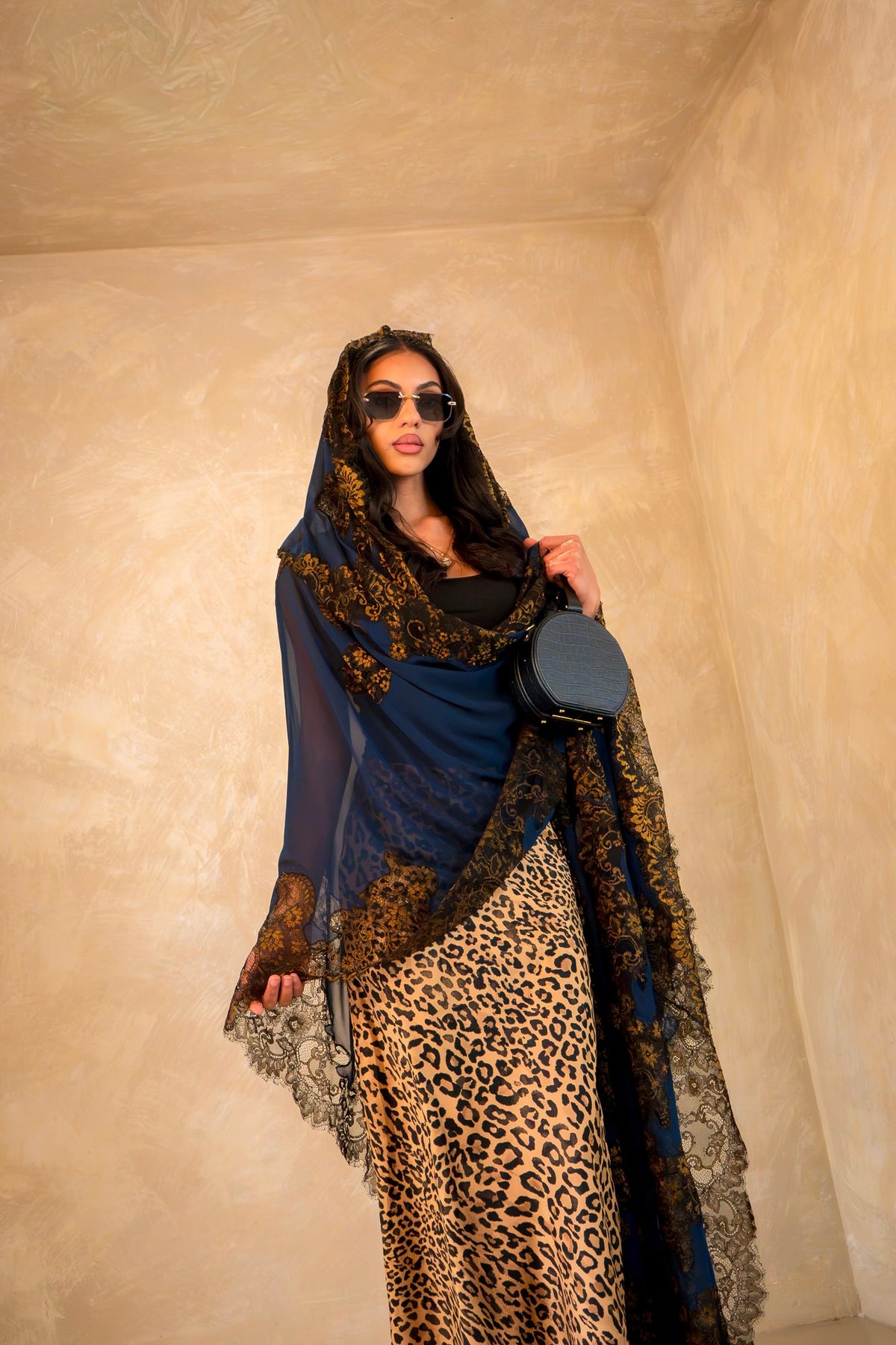 Hooded Sheila - Oxford Blue