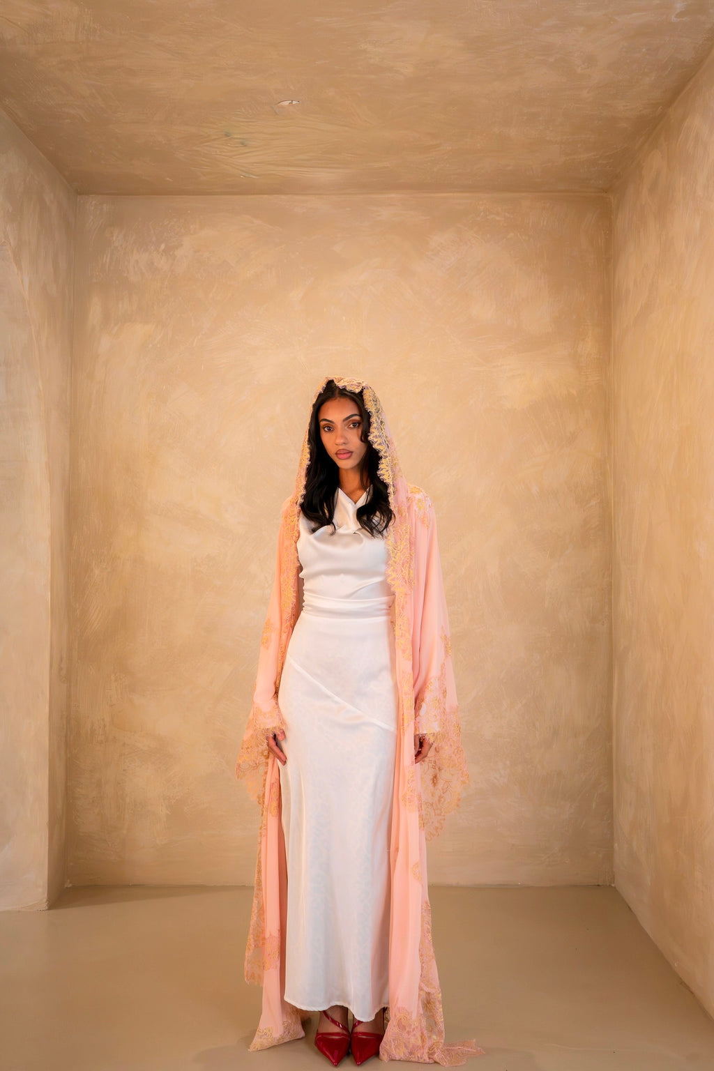 Hooded Sheila - Chic Pink