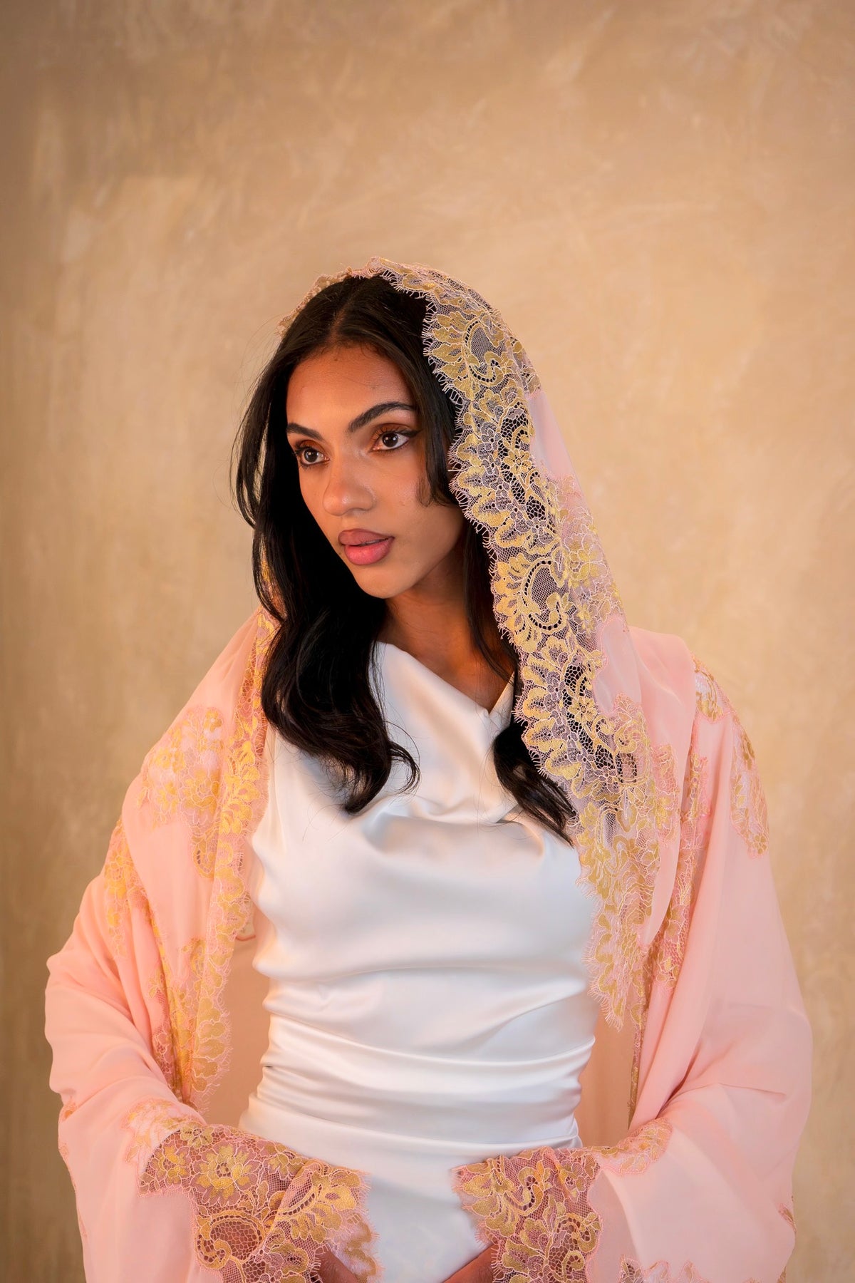 Hooded Sheila - Chic Pink