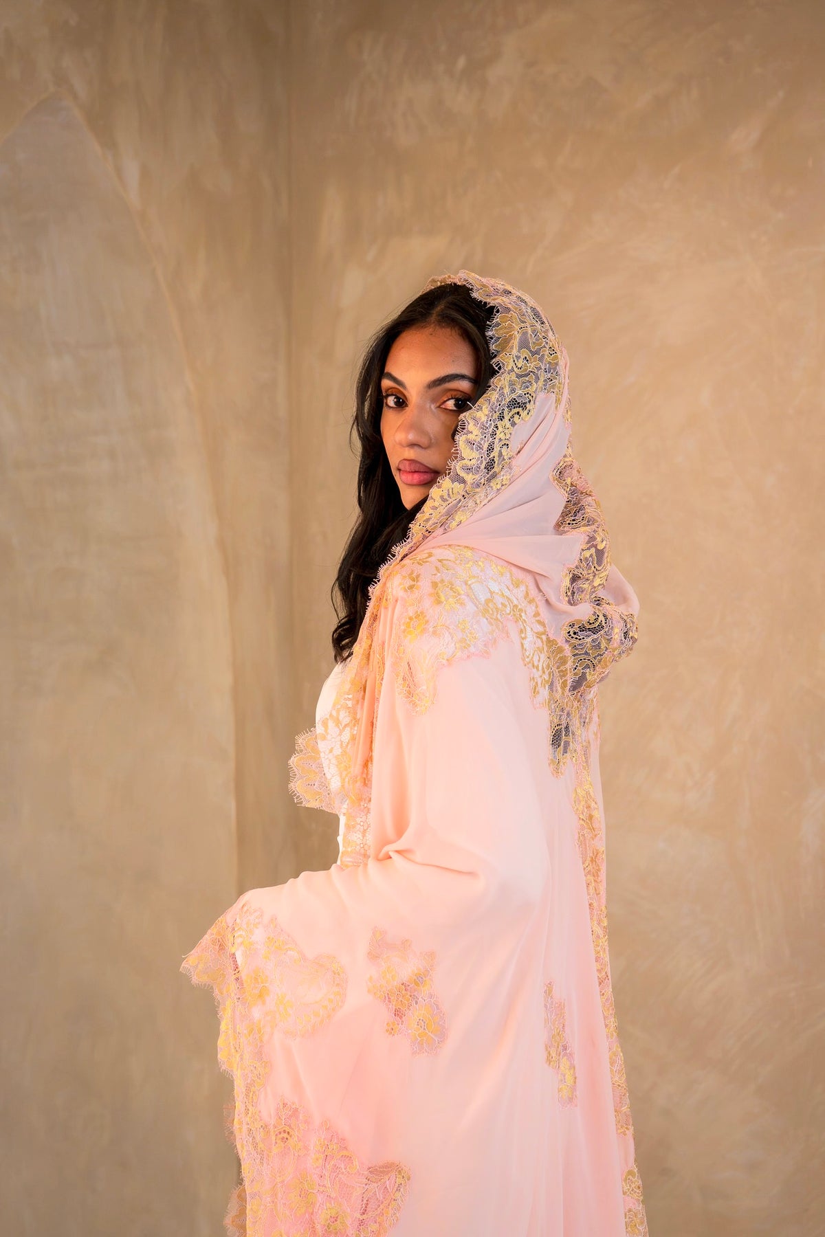 Hooded Sheila - Chic Pink