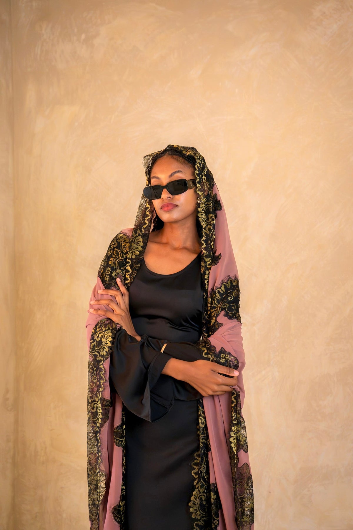 Hooded Sheila - Wild Plum Light
