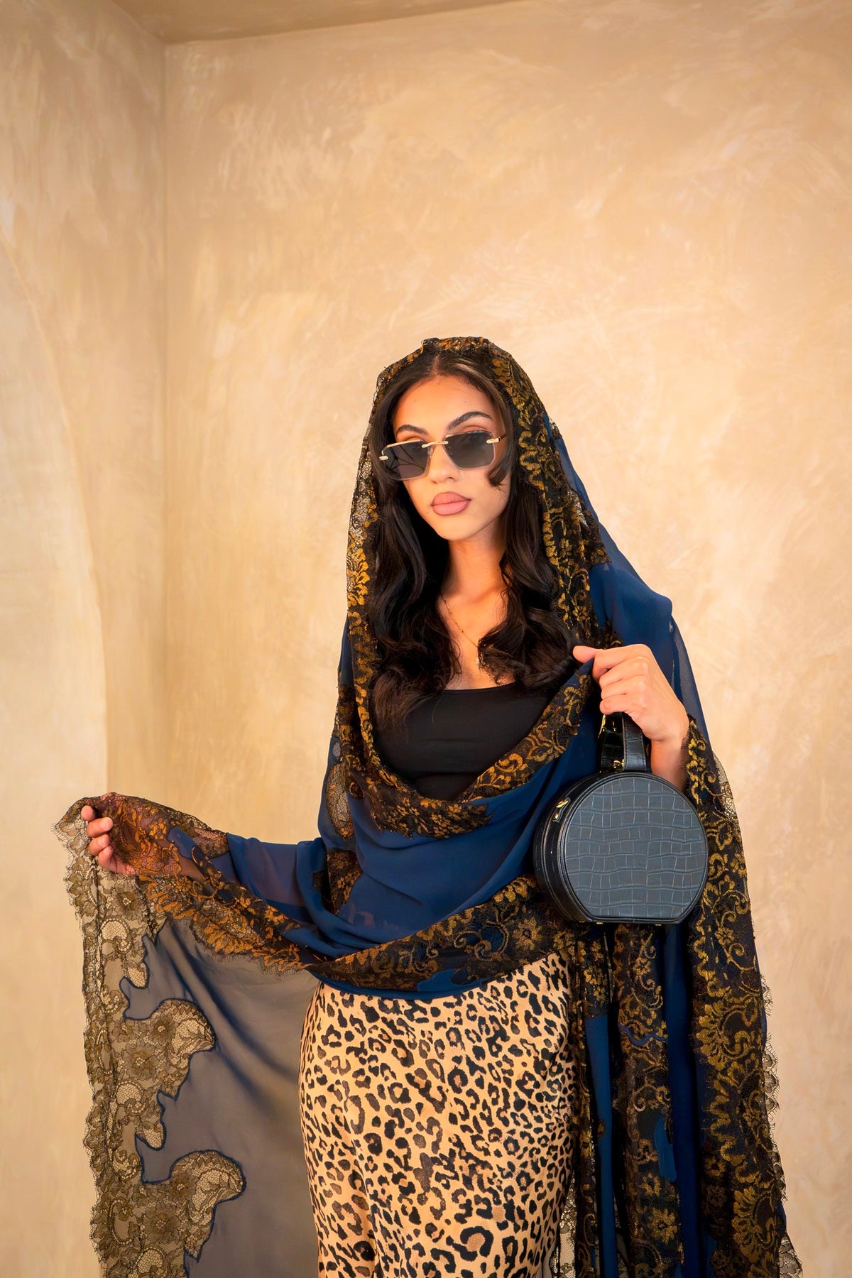 Hooded Sheila - Oxford Blue